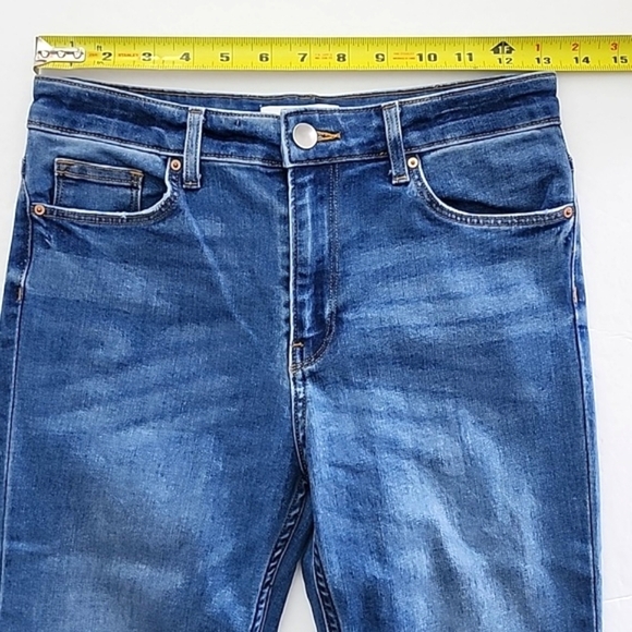 ⭐️3/ $30⭐️ H&M Women's Denim Blue Faded Skinny Jeans Stretch Size 4 - Picture 10 of 12